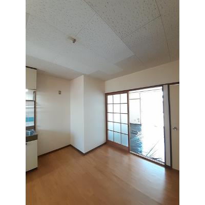 新井ハイツ 104【管理NO：1-001170601-01040】 ★家具家電は申し込み後に搬入します★ ★2026年10月中旬入居可能★の物件写真2
