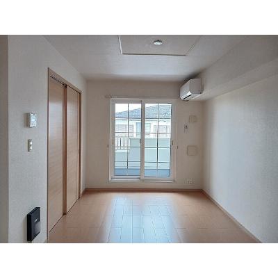 ウィスティリア　Ⅲ 203【管理NO：1-016375002-02030】 ★家具家電は申し込み後に搬入します★の物件写真2