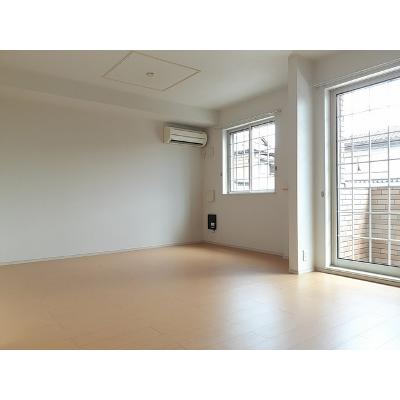 ラフレシール 102【管理NO：1-018180301-01020】 ★家具家電は申し込み後に搬入します★ ★2026年10月中旬入居可能★の物件写真2