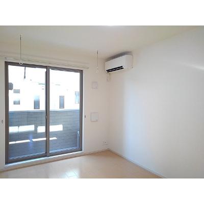 エストレーラ 105【管理NO：1-020013401-01050】 ★家具家電は申し込み後に搬入します★ ★2026年10月中旬入居可能★の物件写真2