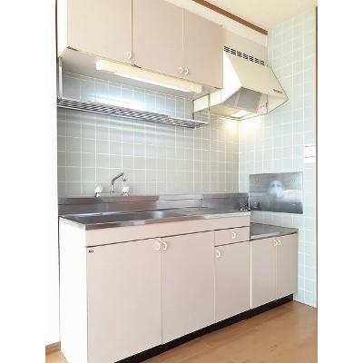 トマト館 202【管理NO：1-006987601-02020】 ★家具家電は申し込み後に搬入します★ ★2026年10月中旬入居可能★の物件写真3