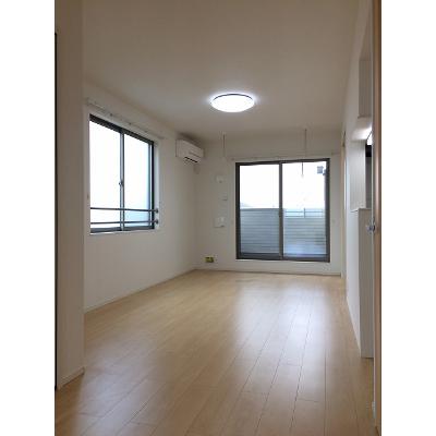 エレガントⅡ 301【管理NO：1-022426201-03010】 ★家具家電は申し込み後に搬入します★ ★2026年09月下旬入居可能★の物件写真2