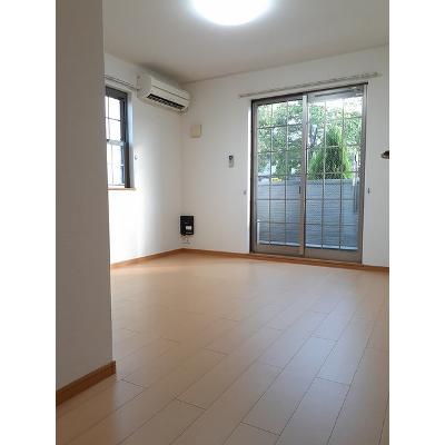 アルドール 102【管理NO：1-015358401-01020】 ★家具家電は申し込み後に搬入します★ ★2026年10月中旬入居可能★の物件写真2