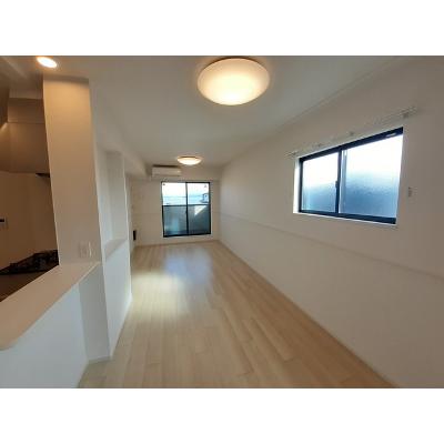 ローレル　Ⅱ 201【管理NO：1-026837501-02010】 ★家具家電は申し込み後に搬入します★の物件写真2