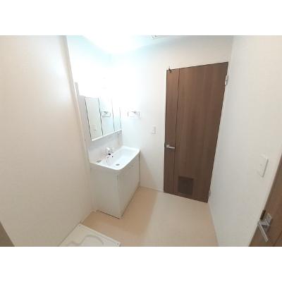 ローレル　Ⅱ 201【管理NO：1-026837501-02010】 ★家具家電は申し込み後に搬入します★の物件写真6