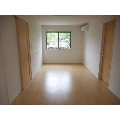 apartment 滋賀県近江八幡市出町１５２番地 

↓地図はこちらから