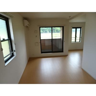 サンリット 205【管理NO：1-017635601-02040】 ★家具家電は申し込み後に搬入します★ ★2026年10月中旬入居可能★の物件写真2