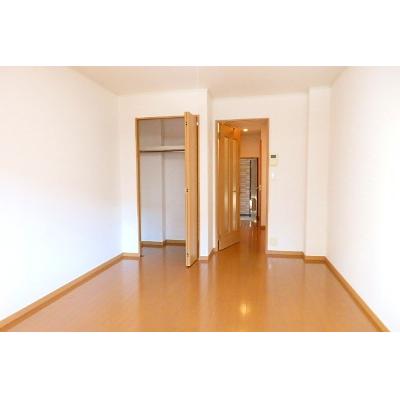 カーサ　ラ・ムータ 201【管理NO：1-014399501-02010】 ★家具家電は申し込み後に搬入します★ ★2026年10月中旬入居可能★の物件写真2