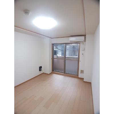 富小路四条マンション 201【管理NO：1-014171301-02010】 ★家具家電は申し込み後に搬入します★の物件写真2
