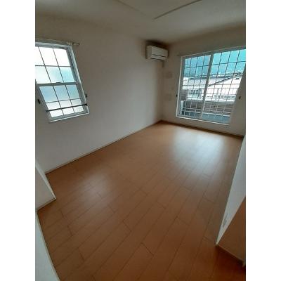 イリーデ・カーサⅢ 201【管理NO：1-018282101-02010】 ★家具家電は申し込み後に搬入します★の物件写真2