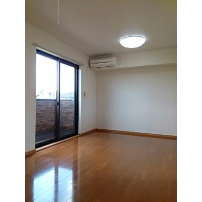 ラ　シャンテ 102【管理NO：1-013683801-01020】 ★家具家電は申し込み後に搬入します★の物件写真2