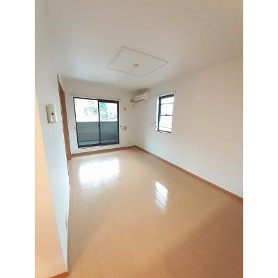 ルミナリエ　請石 201【管理NO：1-015417901-02010】 ★家具家電は申し込み後に搬入します★ ★2026年10月中旬入居可能★の物件写真2