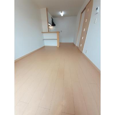 イル　クオーレ 201【管理NO：1-016879401-02010】 ★家具家電は申し込み後に搬入します★ ★2026年11月上旬入居可能★の物件写真2