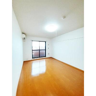ドゥーメゾン 302【管理NO：1-014398601-03020】 ★家具家電は申し込み後に搬入します★ ★2026年10月中旬入居可能★の物件写真2