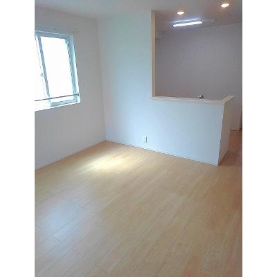 サイド　Ⅴ 201【管理NO：1-023511601-02010】 ★家具家電は申し込み後に搬入します★ ★2026年11月中旬入居可能★の物件写真2
