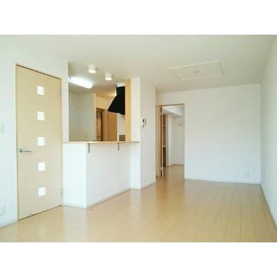 アルハンブラ 103【管理NO：1-017463801-01030】 ★家具家電は申し込み後に搬入します★ ★2026年10月中旬入居可能★の物件写真2