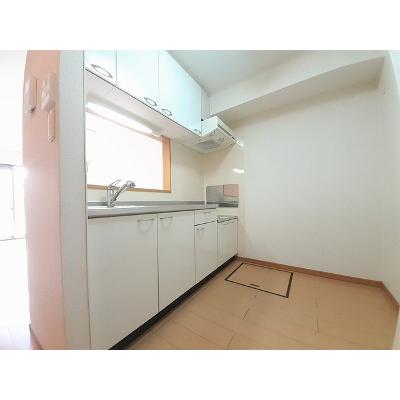 カーサ・エレガンテⅠ 102【管理NO：1-014920101-01020】 ★家具家電は申し込み後に搬入します★ ★2026年10月中旬入居可能★の物件写真3