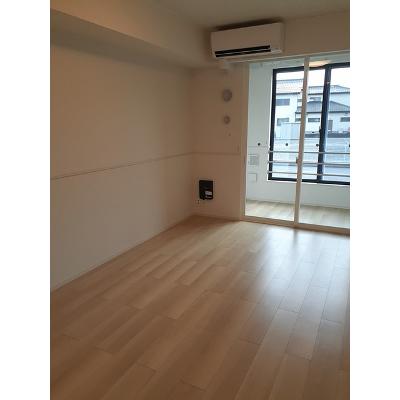 アマティ 102【管理NO：1-027560801-01020】 ★家具家電は申し込み後に搬入します★ ★2026年11月中旬入居可能★の物件写真2