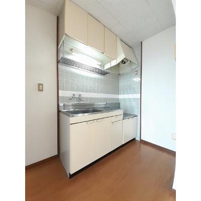 ハウス８ 203【管理NO：1-004337101-02030】 ★家具家電は申し込み後に搬入します★ ★2026年10月中旬入居可能★の物件写真3
