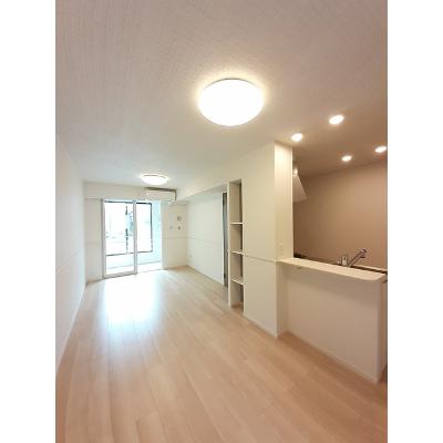アステローペ 104【管理NO：1-026809501-01040】 ★家具家電は申し込み後に搬入します★ ★2026年10月中旬入居可能★の物件写真2