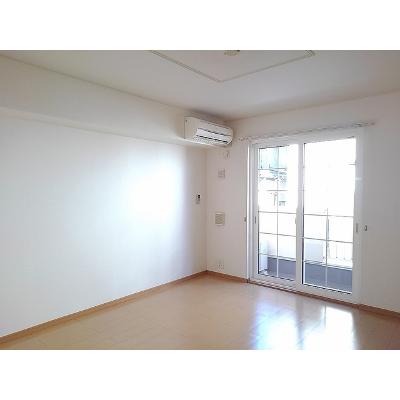 カーラ 103【管理NO：1-014265001-01030】 ★家具家電は申し込み後に搬入します★ ★2026年09月上旬入居可能★の物件写真2