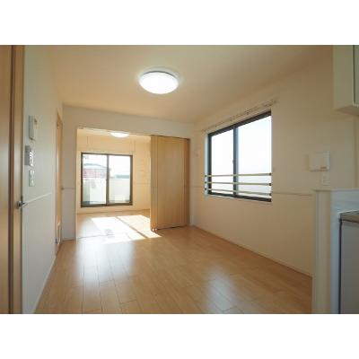 メゾン　アンソレイユ 303【管理NO：1-024101501-03030】 ★家具家電は申し込み後に搬入します★ ★2026年09月中旬入居可能★の物件写真2