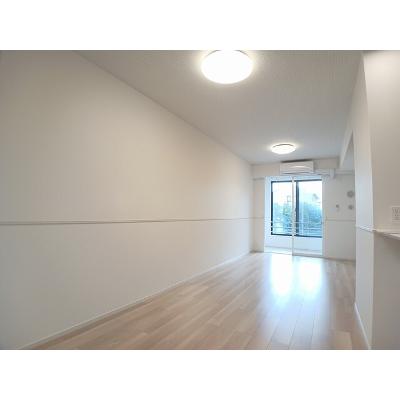 ルシエール 103【管理NO：1-028678601-01030】 ★家具家電は申し込み後に搬入します★の物件写真2