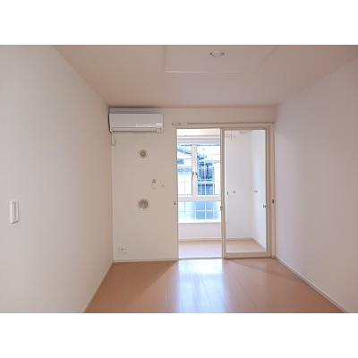 シシアーシチィ 102【管理NO：1-019366401-01020】 ★家具家電は申し込み後に搬入します★の物件写真2