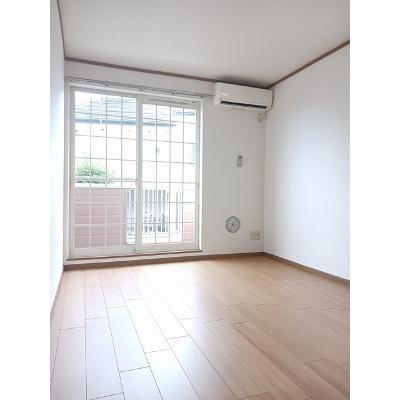 キャメロット 101【管理NO：1-011344701-01010】 ★家具家電は申し込み後に搬入します★ ★2026年10月中旬入居可能★の物件写真2