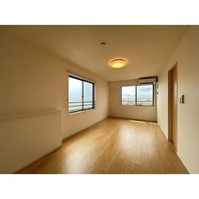 サンミッシェルⅢ 301【管理NO：1-021346401-03010】 ★家具家電は申し込み後に搬入します★の物件写真2