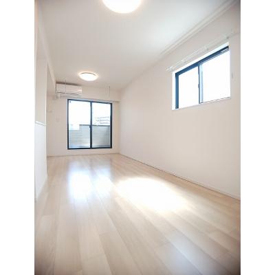 プリエールⅡ 201【管理NO：1-026873101-02010】 ★家具家電は申し込み後に搬入します★ ★2026年09月中旬入居可能★の物件写真2