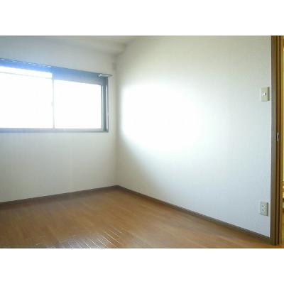 レカレクション 303【管理NO：1-011068401-03030】 ★家具家電は申し込み後に搬入します★ ★2026年10月中旬入居可能★の物件写真2