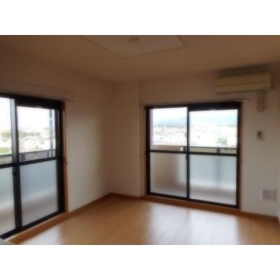 セントレジデンス 701【管理NO：1-012045401-07010】 ★家具家電は申し込み後に搬入します★ ★2026年11月中旬入居可能★の物件写真2