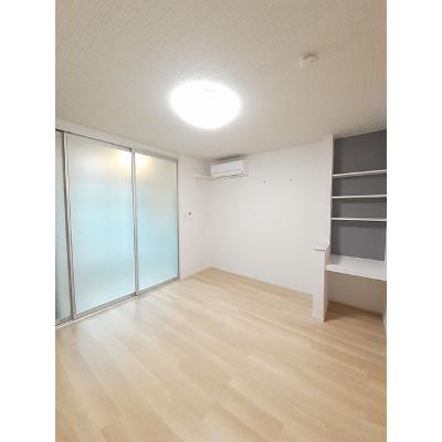 ラ・サラ 102【管理NO：1-026619701-01020】 ★家具家電は申し込み後に搬入します★ ★2026年09月下旬入居可能★の物件写真2