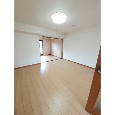 アバンツァート 402【管理NO：1-012869401-04020】 ★家具家電は申し込み後に搬入します★ ★2026年11月中旬入居可能★の物件写真2