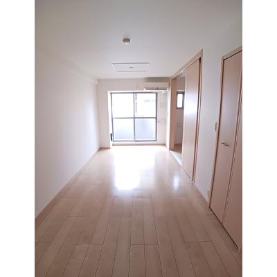 ラフレシール　ドゥ 303【管理NO：1-017509801-03030】 ★家具家電は申し込み後に搬入します★の物件写真2