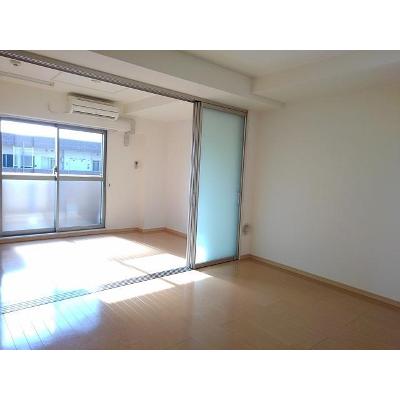 プロムナードⅣ 302【管理NO：1-016228601-03020】 ★家具家電は申し込み後に搬入します★ ★2026年10月中旬入居可能★の物件写真2
