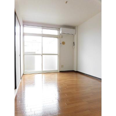ニュープレイス 104【管理NO：1-004544301-01040】 ★家具家電は申し込み後に搬入します★ ★2026年10月中旬入居可能★の物件写真2