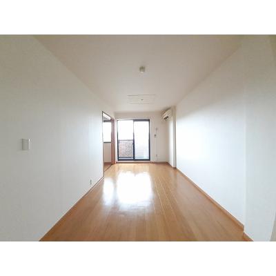 グラン・カメリア 202【管理NO：1-014050601-02020】 ★家具家電は申し込み後に搬入します★ ★2026年10月中旬入居可能★の物件写真2
