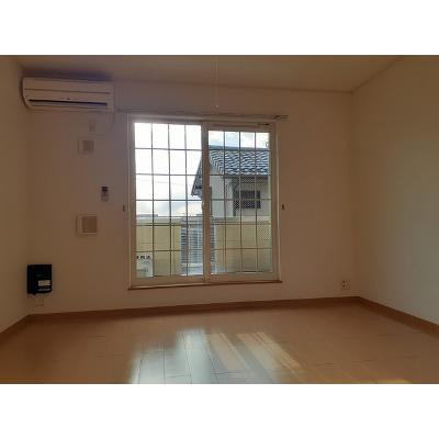 マヤラク大倉山 201【管理NO：1-014970401-02010】 ★家具家電は申し込み後に搬入します★ ★2026年10月上旬入居可能★の物件写真2