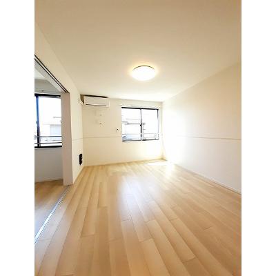 アティランテール 201【管理NO：1-026781201-02010】 ★家具家電は申し込み後に搬入します★の物件写真2