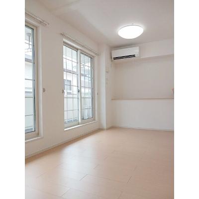 アプローズ 202【管理NO：1-019272301-02020】 ★家具家電は申し込み後に搬入します★ ★2026年10月中旬入居可能★の物件写真2