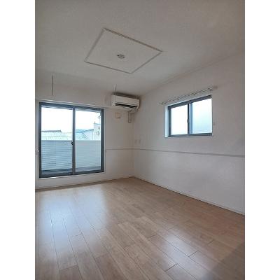 エルヴィータ 205【管理NO：1-023210301-02040】 ★家具家電は申し込み後に搬入します★の物件写真2