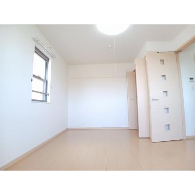 ネオカーム中野 201【管理NO：1-016127201-02010】 ★家具家電は申し込み後に搬入します★ ★2026年10月上旬入居可能★の物件写真2