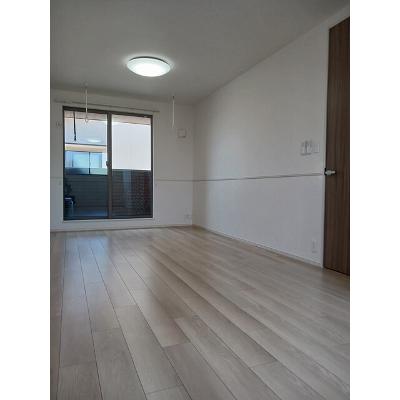 シンフォニー 205【管理NO：1-027962301-02040】 ★家具家電は申し込み後に搬入します★の物件写真2