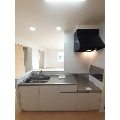 シャーロット 201【管理NO：1-021351301-02010】 ★家具家電は申し込み後に搬入します★ ★2026年10月中旬入居可能★の物件写真3
