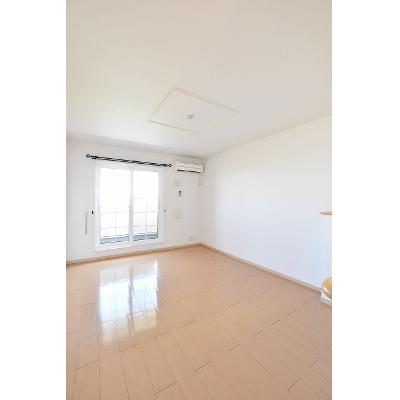 ラフィネ　シス 203【管理NO：1-016727502-02030】 ★家具家電は申し込み後に搬入します★ ★2026年11月中旬入居可能★の物件写真2
