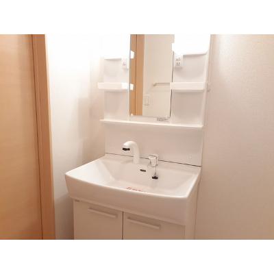 エルムス 102【管理NO：1-020170401-01020】 ★家具家電は申し込み後に搬入します★の物件写真6