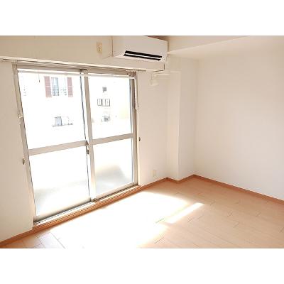 フランシーズ　コート　Ａ 204【管理NO：1-014841601-02040】 ★家具家電は申し込み後に搬入します★の物件写真2