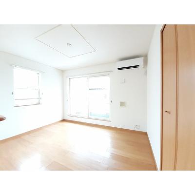 グランド　ソレイユ　Ⅰ 201【管理NO：1-013575701-02010】 ★家具家電は申し込み後に搬入します★ ★2026年10月中旬入居可能★の物件写真2